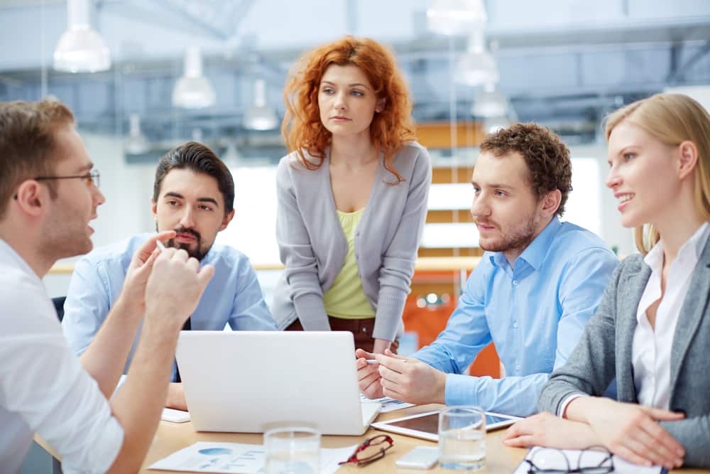 Leader_listening_to_Team_and_building_culture